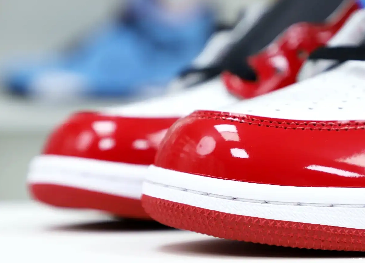 JORDAN 1 HIGH AIR RETRO 'FEARLESS' OG 0407